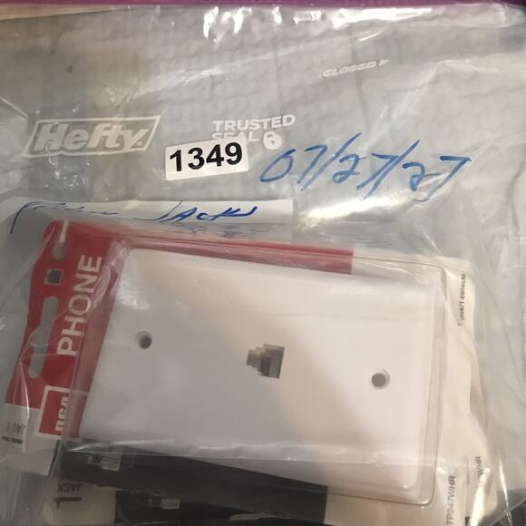 RCA White Flush Mount Telephone Jack TP247WHR RCA TP247WHR 079000404026 White - Picture 5 of 5